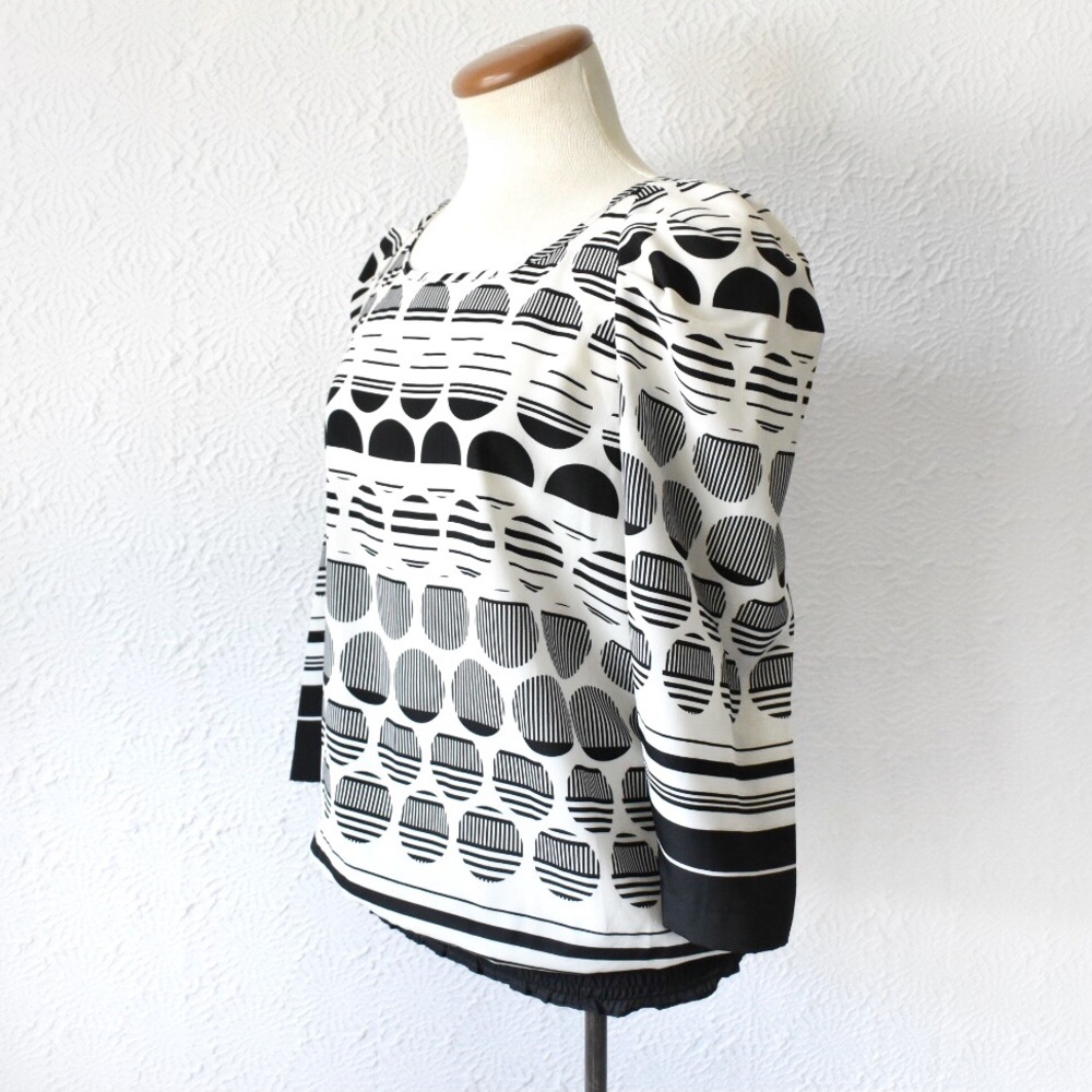 The Limited Black & Ivory Graphic Top